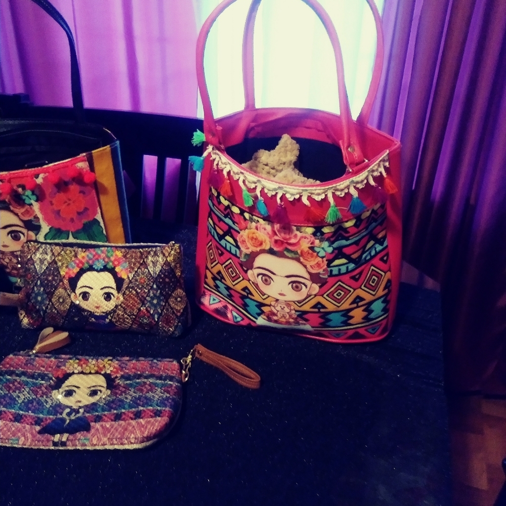 Frida.  Bags - Picture 5 of 5